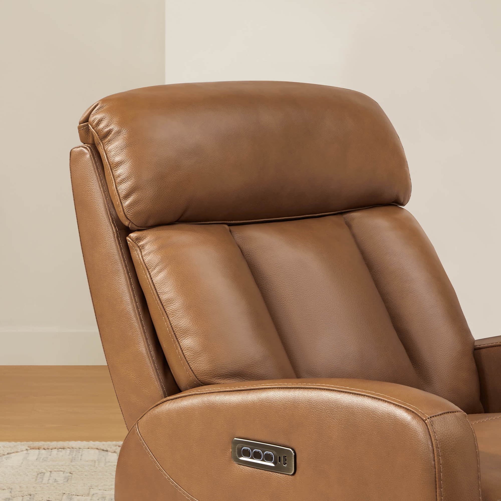 Fauteuil inclinable pivotant en cuir véritable Maxwell avec lombaire et appui-tête électriques